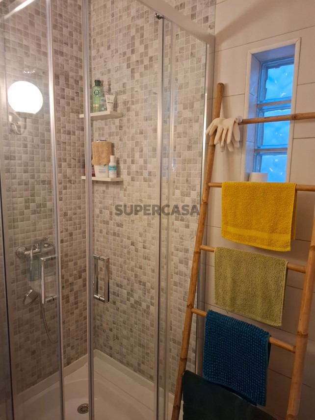 Quarto para arrendamento em São João Baptista