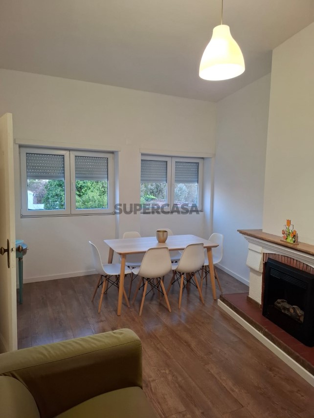 Quarto para arrendamento em São João Baptista