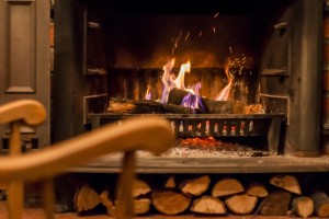 Cleaning the fireplace: Steps for sanitizing the equipment