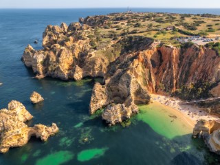 Algarve reforça peso no mercado imobiliário de luxo