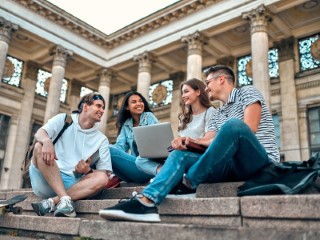 Support for private higher education students