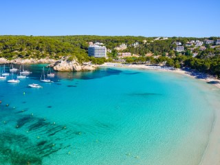 Descubra as praias paradisíacas de Menorca