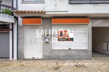 商铺 在 Ovar, S.João, Arada e S.Vicente de Pereira Jusã, Ovar
