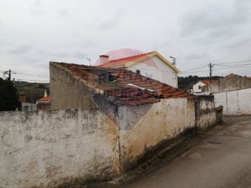 Moradia T0 em Azueira e Sobral da Abelheira