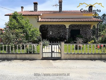 Quintas e casas rústicas T3 em Cernache do Bonjardim, Nesperal e Palhais