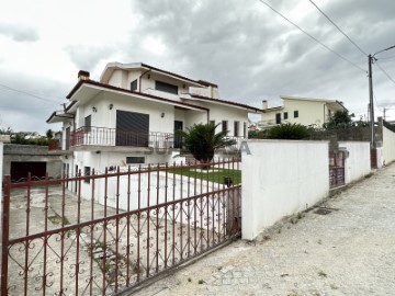 Casas e apartamentos para venda em Caíde de Rei perto de: Estação de  Comboios de Caíde - SUPERCASA