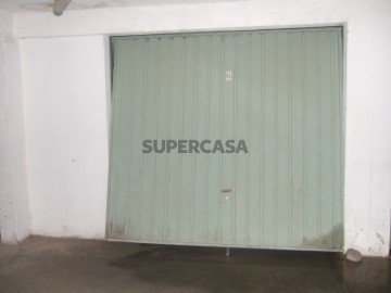 Garagem em box no centro de Olhão