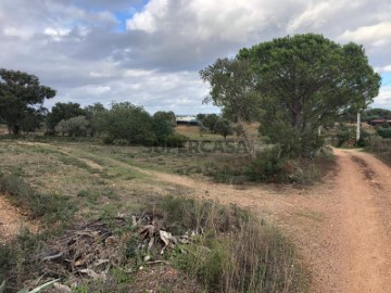 For sale Rustic land with 4,420 m2 for sale in Faxelhas, Silves.