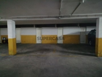 Garagem em Vila Nova de Famalicão e Calendário