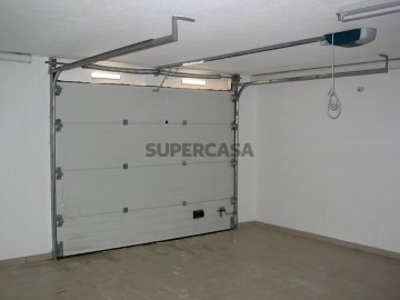 Garagem na Avenida De Badajoz, Assunção, Ajuda, Salvador e Santo Ildefonso, Elvas