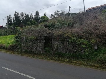 Moradia T0 em São Roque do Pico