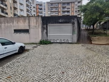 Garagem em Santo António dos Olivais