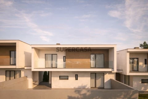 Moradia T4 em Maceira, Leiria