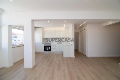 Fully Renovated 4-Bedroom Apartment - Verderena