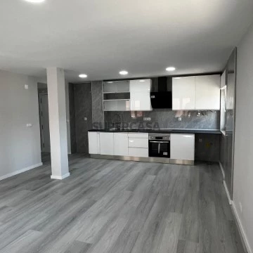 T2 Totalmente Remodelado em Corroios