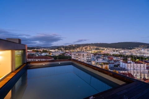 Terraço com Piscina