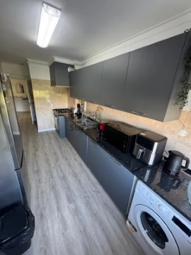 Apartamento T1 Renovado em Queluz