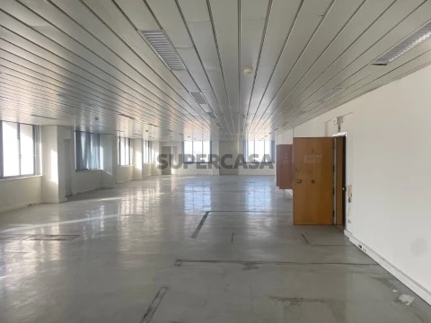 alugar-escritorio-lisboa-cluttons-portugal
