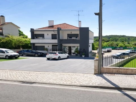Moradia T6 Duplex na Rua Doutor Joaquim Francisco Alves, Nossa Senhora da Piedade, Ourém