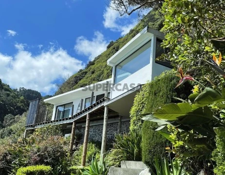 Luxury 3 Bedroom Property with Panoramic View over the Atlantic
Northeast | São Miguel Island