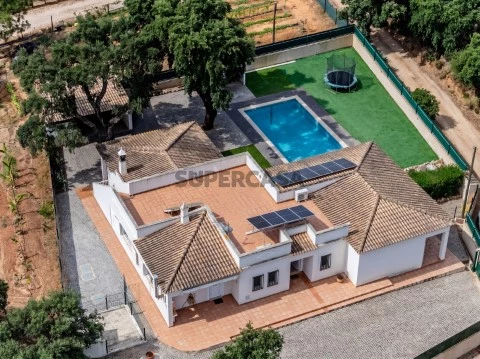 Moradia com Piscina
