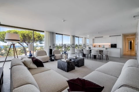 Magnífica Penthouse 4 quartos com Vista Mar Deslumbrante e Rooftop Privativo