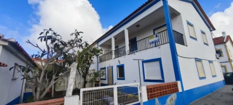 Moradia T5 + T1 no Centro de Vila Nova de Milfontes