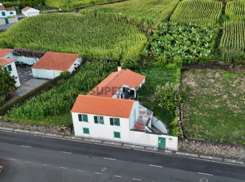 Moradia T5 em Lajes do Pico, Lajes do Pico