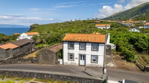 Moradia T4 em Ladeira dos Castanheiros, Prainha, São Roque do Pico