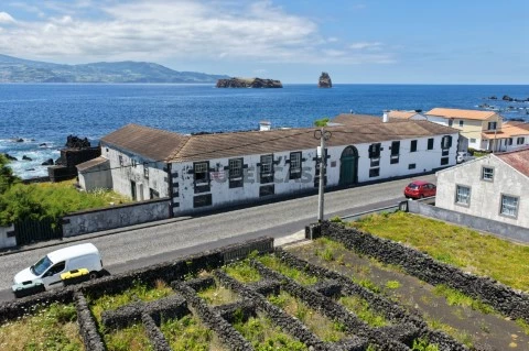 Moradia na Madalena, Madalena