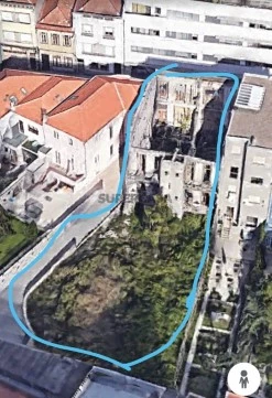 Moradia T5 na Rua do Visconde de Setúbal, Paranhos, Porto