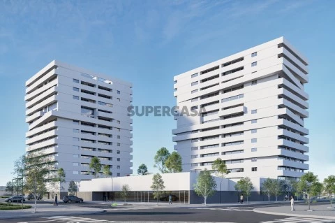 Apartamento T4 em Ramalde, Porto
