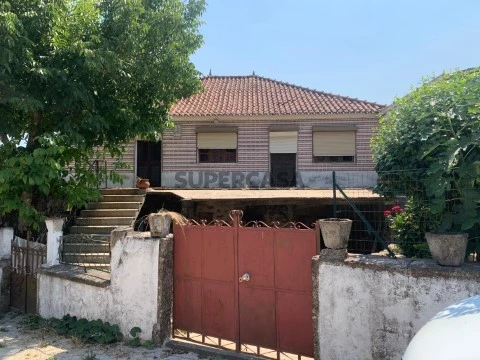 Quinta com moradia T4 em Panque Imobiliária ArrendaCasa Barcelos (1)