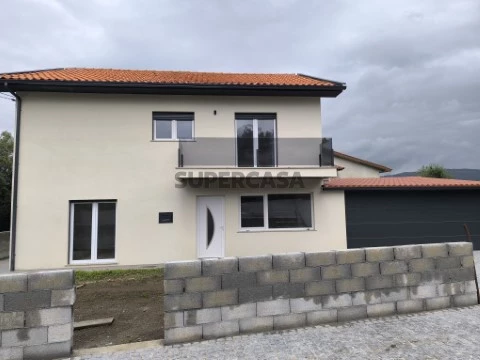 Moradia T4 Cossourado imobiliária ArrendaCasa 1 (13)