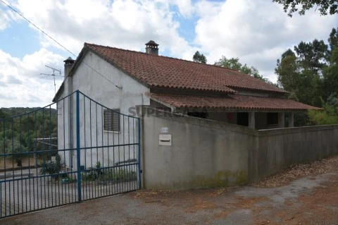 Moradia Isolada T3 Duplex em Estrada da Madalena, Madalena e Beselga, Tomar