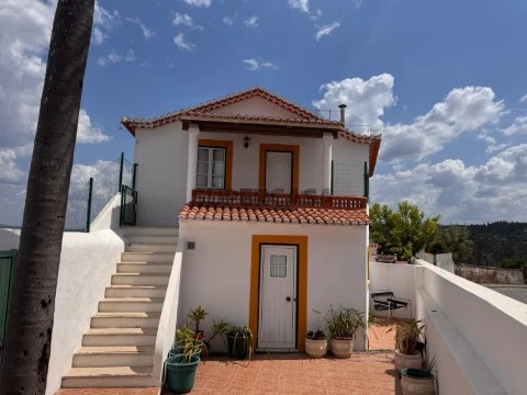 Appartement unique par étage 2 Chambres au Rua Alves Calado, Constância, Constância