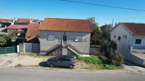 Moradia T3 Duplex na Rua Principal, Assentiz, Torres Novas