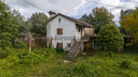 Moradia Isolada T4 Duplex na Rua do Couto da Correlhã, Correlhã, Ponte de Lima