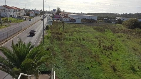 Terreno Industrial em Faro (Sé e São Pedro), Faro