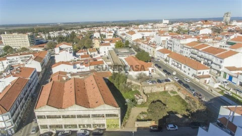 städisches Grundstück auf Travessa Rainha Dona Amélia, Santiago Maior e São João Baptista, Beja