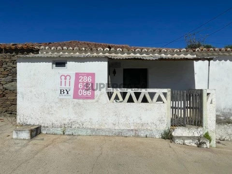 Moradia Geminada em Espírito Santo, Mértola
