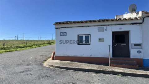 Moradia em Banda T1 na Rua de São Miguel, Castro Verde e Casével, Castro Verde
