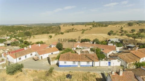 Moradia em Banda em S.Mig. Pinheiro, S.Pedro Solis, S.Sebastião Carros, Mértola