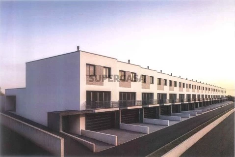 Moradia em Banda T3 em Valongo, Valongo