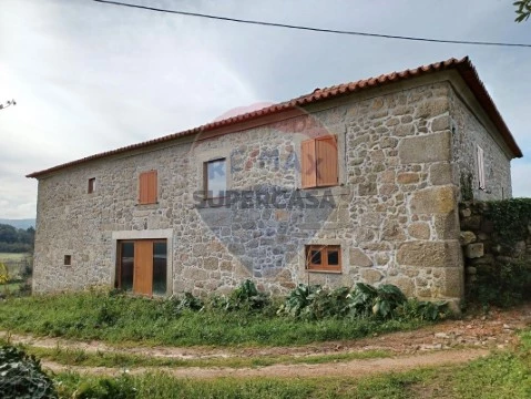 Moradia T4 em Ferreiros, Prozelo e Besteiros, Amares