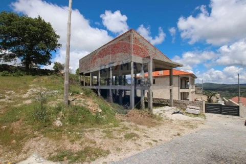Moradia T2 em Sezelhe e Covelães, Montalegre