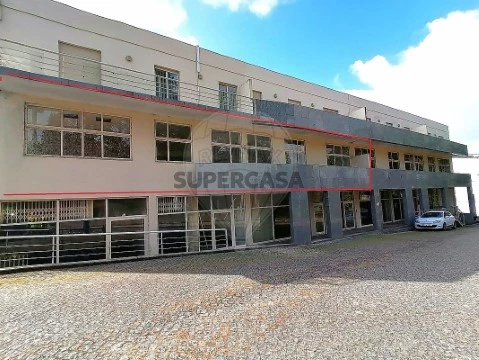 Armazém em Moreira de Cónegos, Guimarães