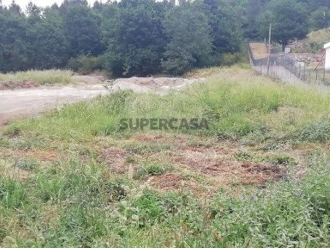Terreno em Regilde, Felgueiras