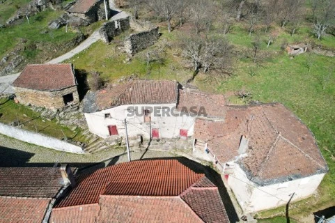 Moradia T4 em Moimenta e Montouto, Vinhais