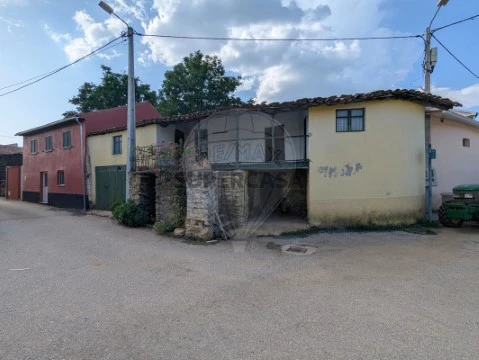Moradia T3 em Sezulfe, Macedo de Cavaleiros